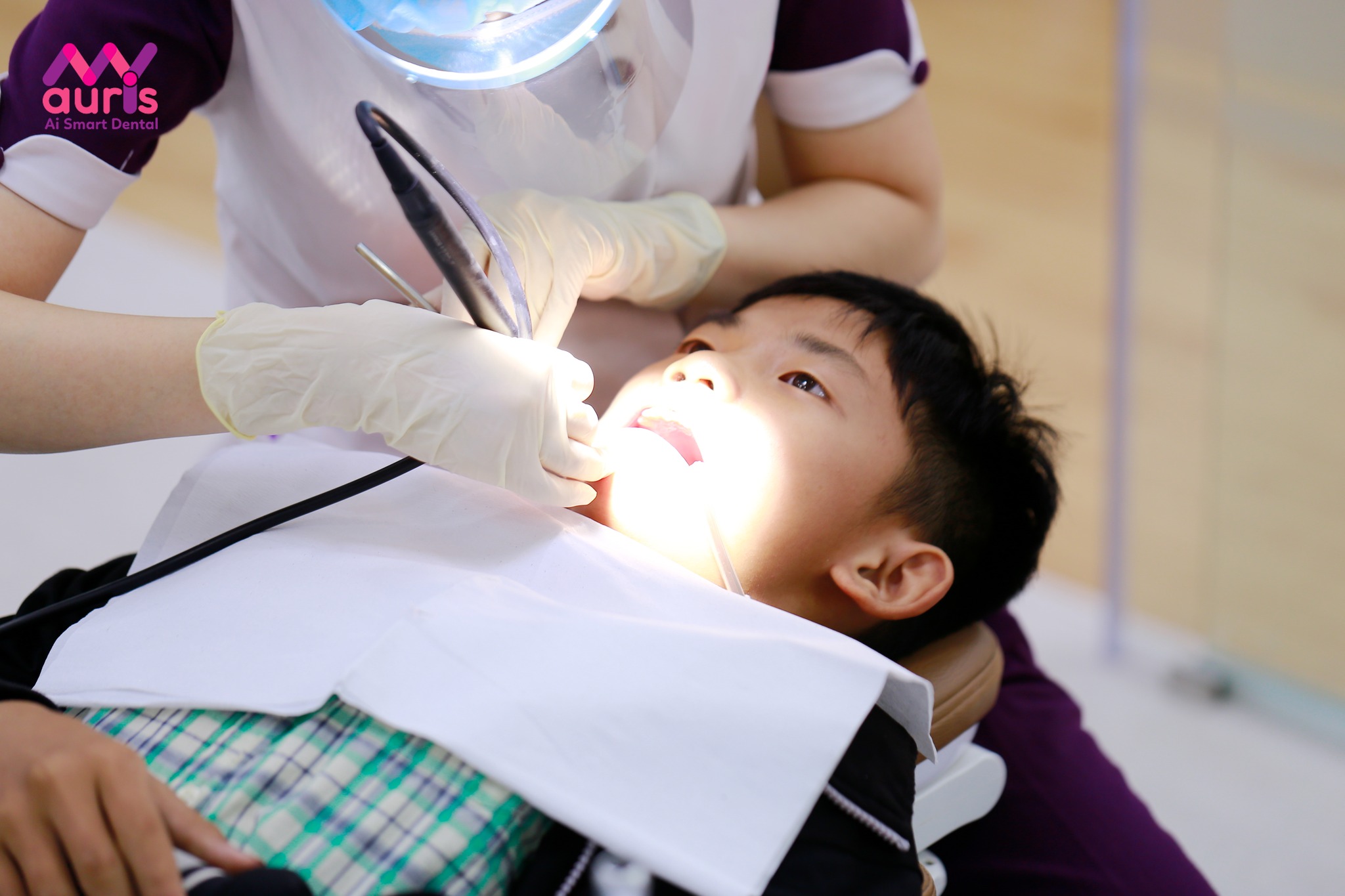 Niềng răng trong suốt cho trẻ em có hiệu quả không?