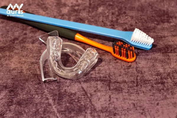 Dụng cụ niềng răng tại nhà được bán phổ biến