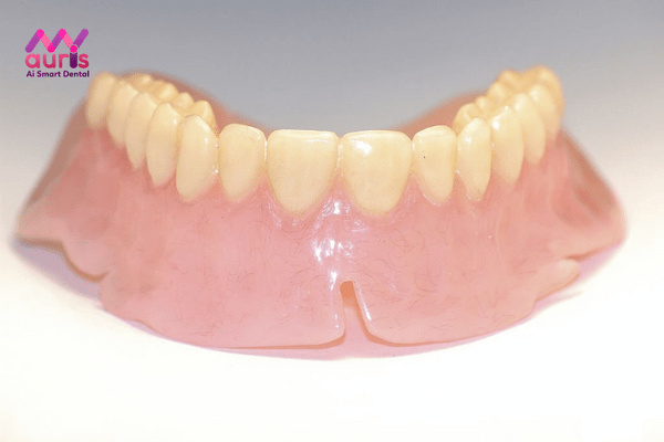 Tìm hiểu răng giả tháo lắp là răng gì?