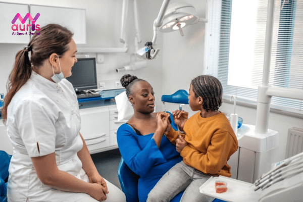 Thăm khám bác sĩ định kỳ để con bạn được kiểm tra sức khỏe răng miệng