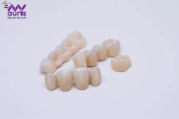 Trồng răng với phương pháp cầu răng sứ