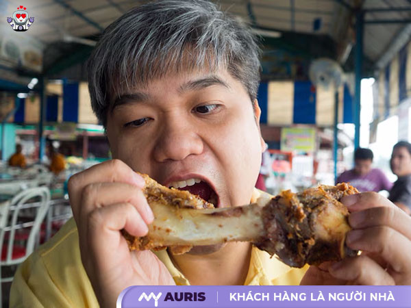bọc răng sứ có ăn đồ cứng được không
