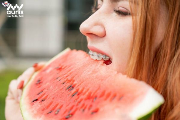 Niềng răng có ăn được không? Thực phẩm có tầm quan trọng gì đến quá trình chỉnh nha?