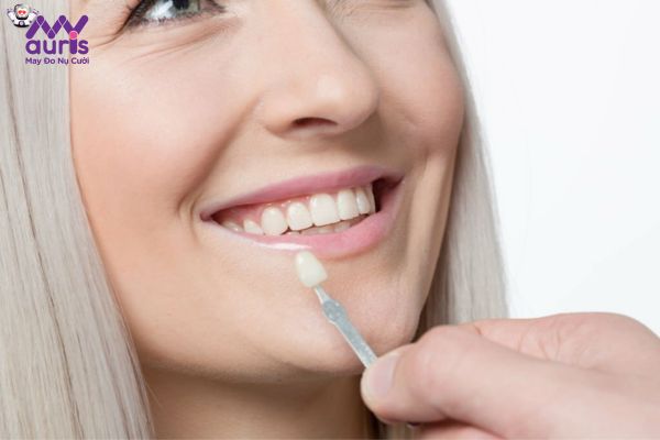 Với dòng răng không kim loại thì răng sứ làm bằng gì?