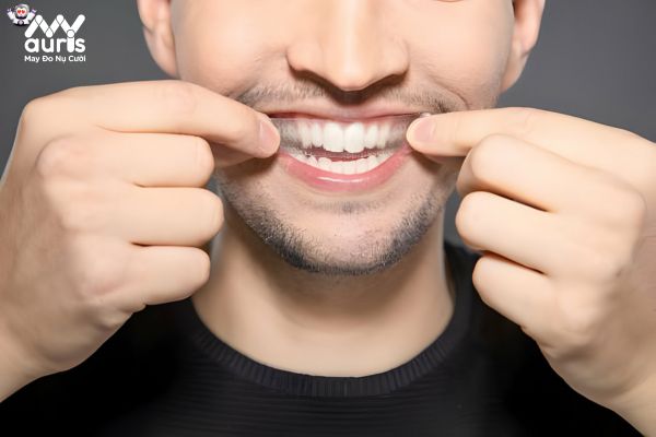 Một số điểm lưu ý khi áp dụng làm trắng răng tại nhà