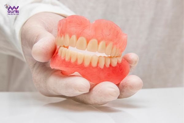 nhổ răng trồng răng sứ 