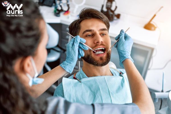 Bị móm có niềng răng được không? Bác sĩ tư vấn 