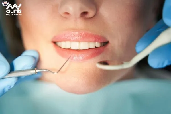 Người bệnh cần chú ý chăm sóc răng miệng sau trồng Implant 