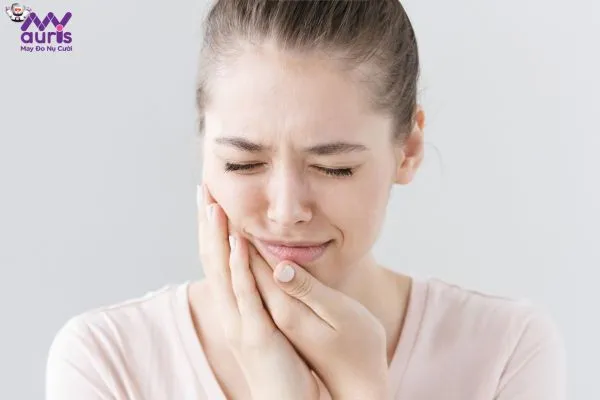 Một số biến chứng cần lưu ý khi bọc răng sứ 