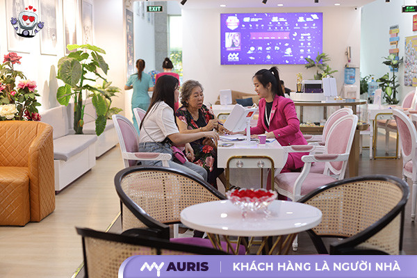 bọc răng sứ có hết móm không