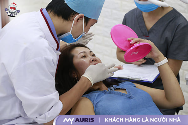 niềng răng sứ là gì, niềng răng sứ