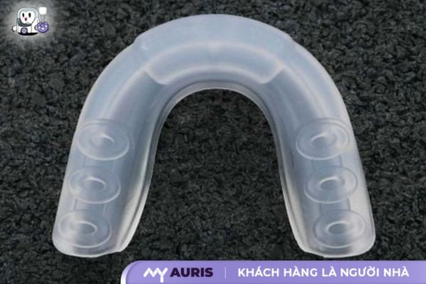 trồng răng implant bị lung lay