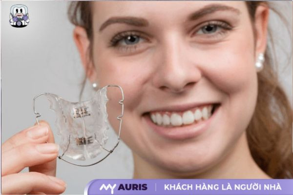niềng răng tháo lắp kim loại cho người lớn
