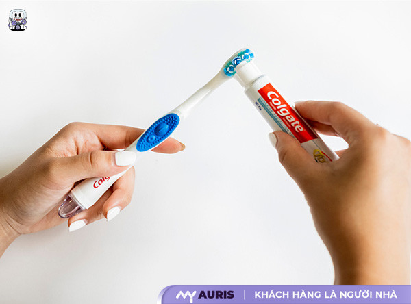 bọc sứ 2 răng cửa được không,bọc răng sứ 2 răng cửa bao nhiêu tiền,bọc sứ răng cửa,trồng răng sứ răng cửa,bọc răng sứ 2 cái,chụp răng của,quy trình bọc răng sứ cho răng cửa,bọc răng sứ 2 răng cửa bị hô