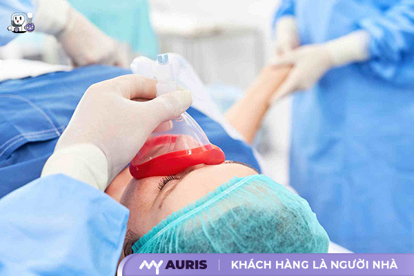 trồng răng implant có gây mê không